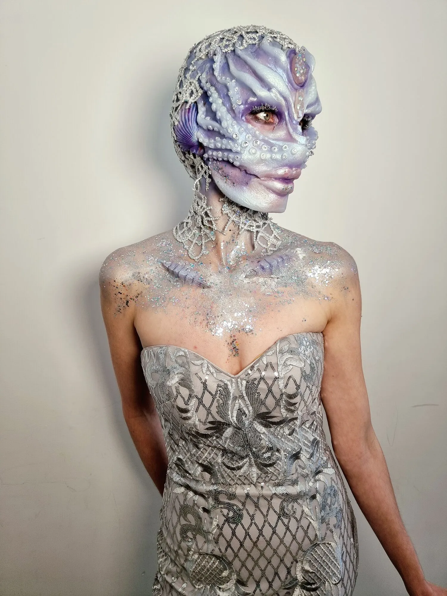 Silver alien full look